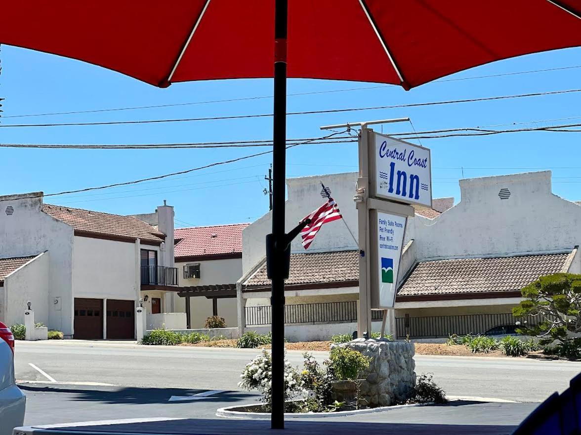 Central Coast Inn Каюкос Екстериор снимка